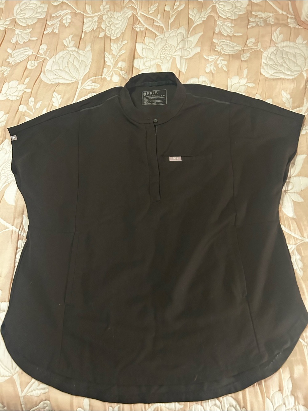 Figs Black Women's Short-Sleeve Mandarin Top